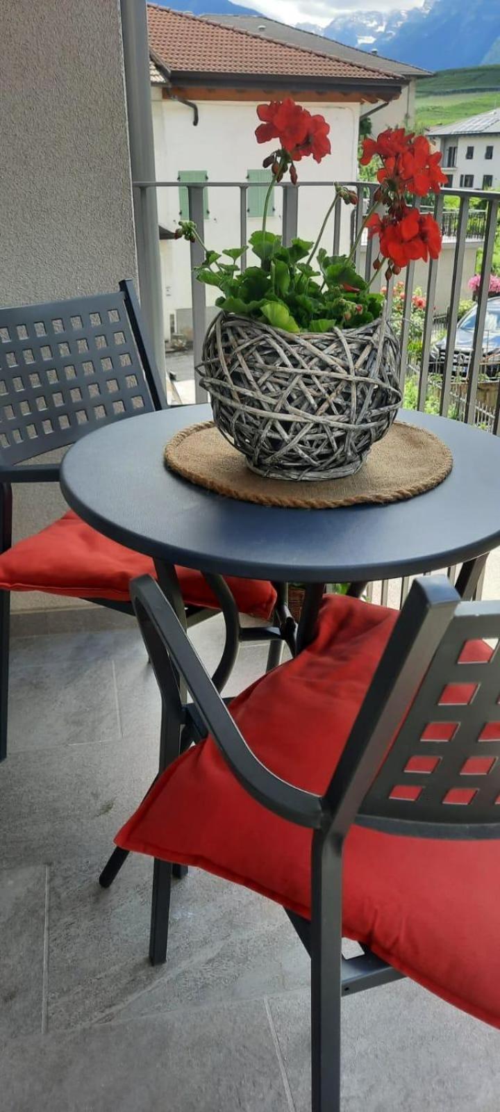 Orizzonti D'Anaunia Aparthotel Tassullo Bagian luar foto