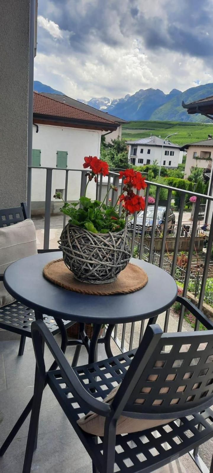 Orizzonti D'Anaunia Aparthotel Tassullo Bagian luar foto